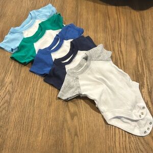 Bundles Baby Place 5 pack Onesies!